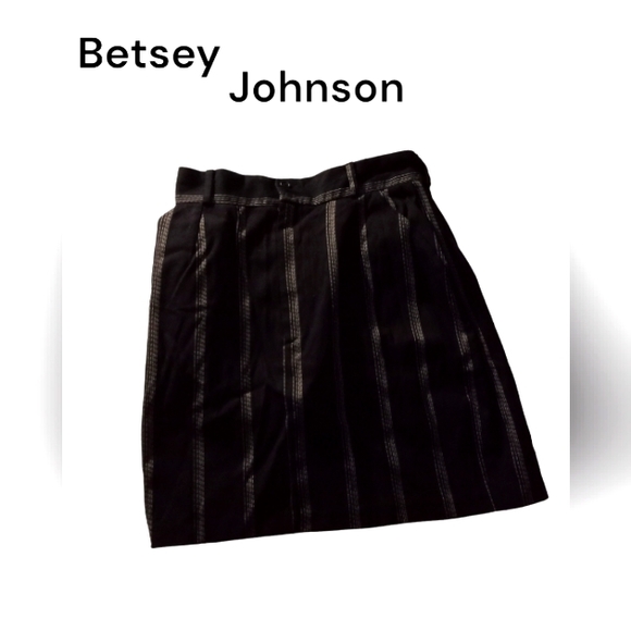 Betsey Johnson Dresses & Skirts - Betsey Johnson Iconic Luxe 90's Black and Gold  Pinstriped Pencil Skirt-Size:L
